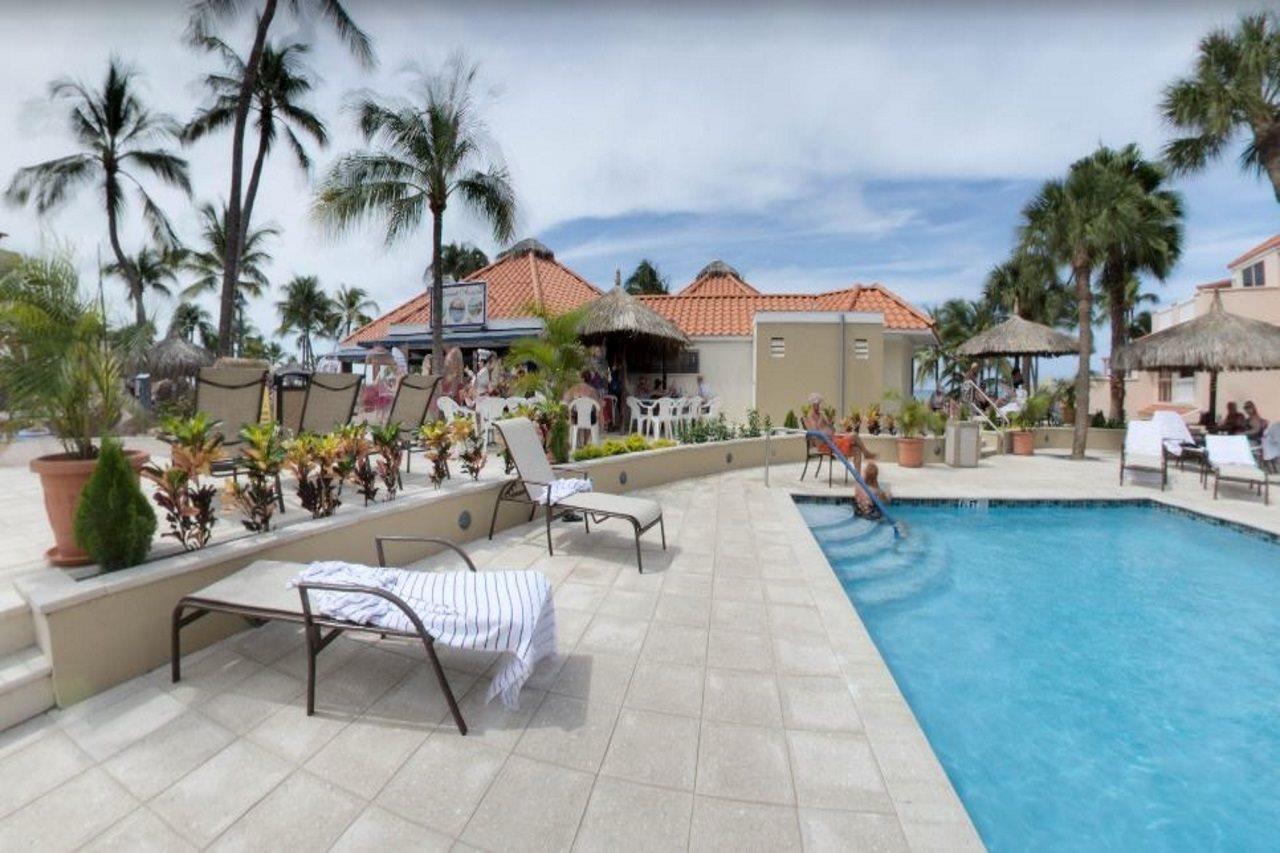 Playa Linda Beach Resort Palm Beach Exterior photo